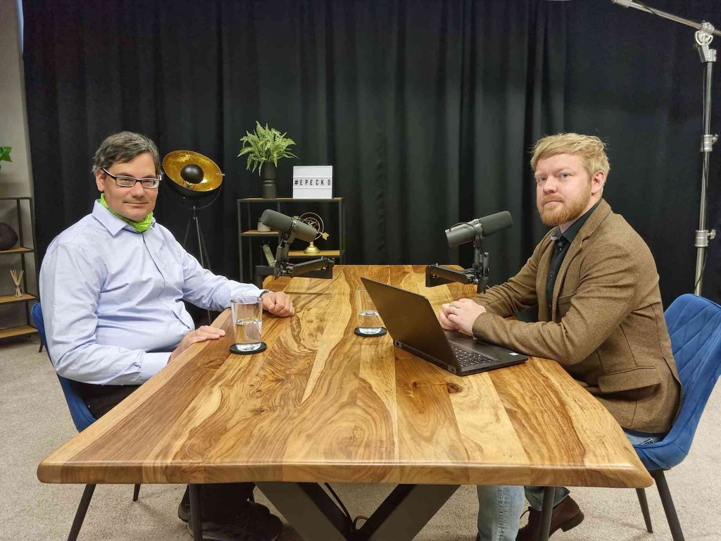 Ondřej Oubrecht (vlevo) před rozhovorem s Lukášem Smelíkem | Foto: Lukáš Smelík